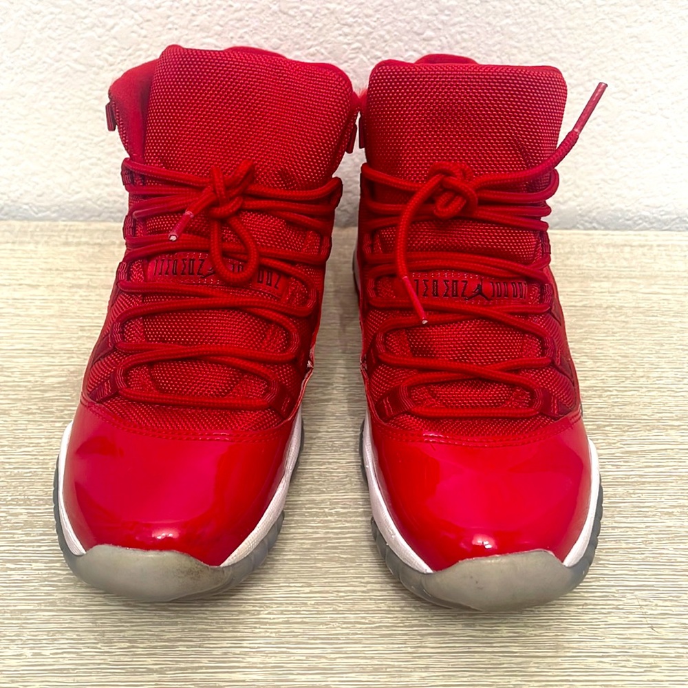 💯Jordan Size 5Y Worn a Couple X's Very Good Condition...